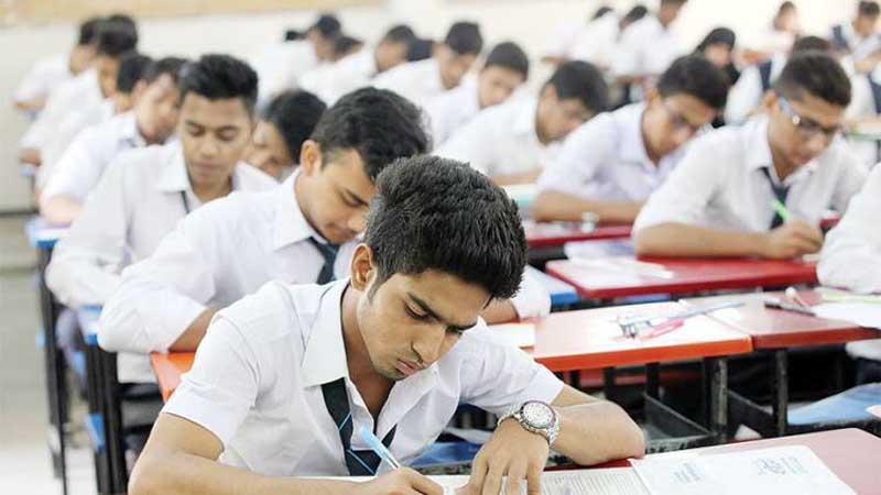 চট্টগ্রামে এইচএসসি পরীক্ষার্থী ৯৭৯০৫