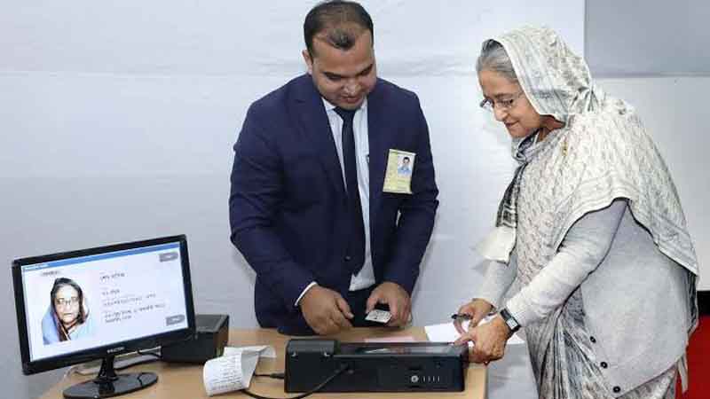 উপ-নির্বাচনে ভোট দিলেন প্রধানমন্ত্রী