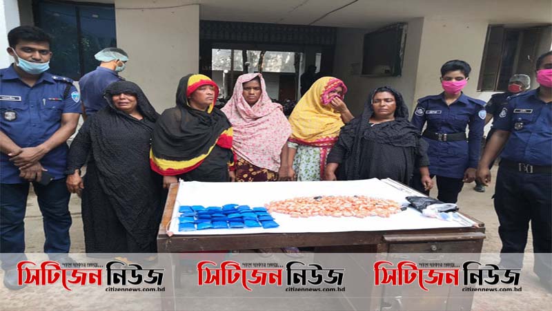 কক্সবাজারে ইয়াবাসহ ৫ বেদে নারী আটক
