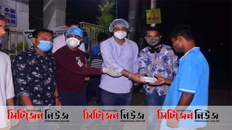 অসহায় মানুষের মাঝে ছাত্রলীগের ‘সেহেরী উপহার’