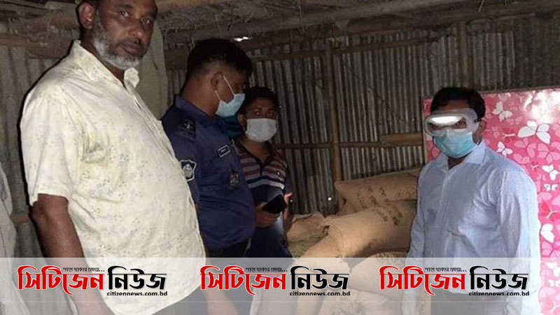 নারী ইউপি সদস্যের বাসা থেকে চাল জব্দ