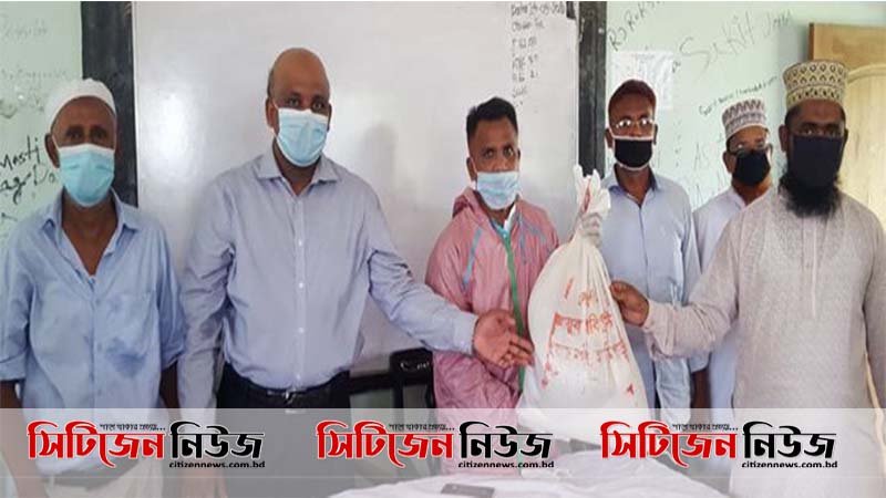 কর্ণফুলীর ৪৪টি স্কুলের শিক্ষকরা পেলেন ঈদ উপহার