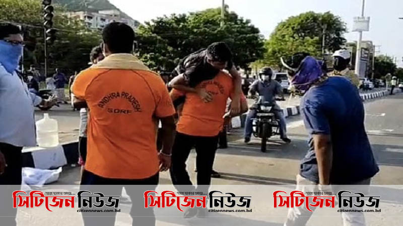 কারখানার গ্যাস ছড়িয়ে ৮ জনের মৃত্যু