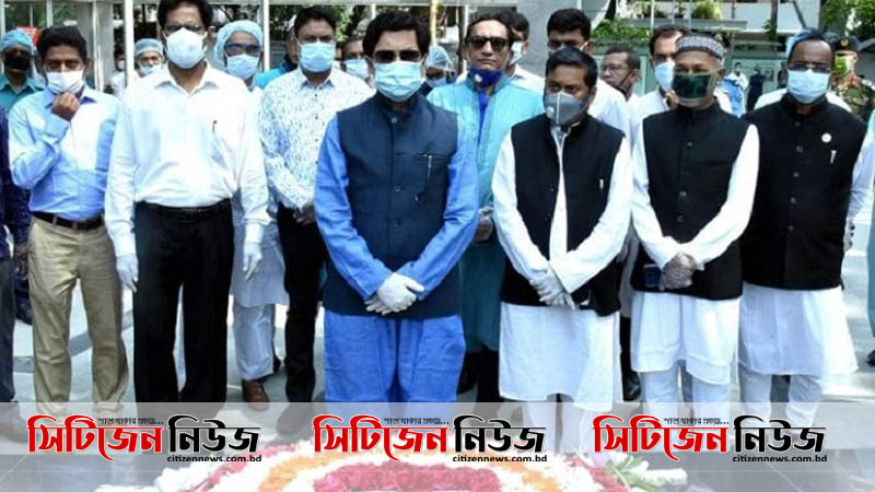 বঙ্গবন্ধুর প্রতিকৃতিতে মেয়র তাপসের শ্রদ্ধা