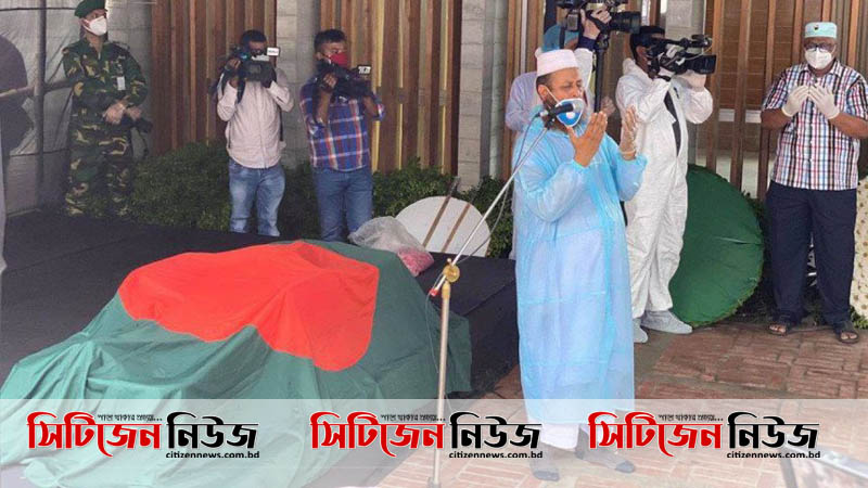 মায়ের কবরের পাশে চিরনিদ্রায় শায়িত নাসিম
