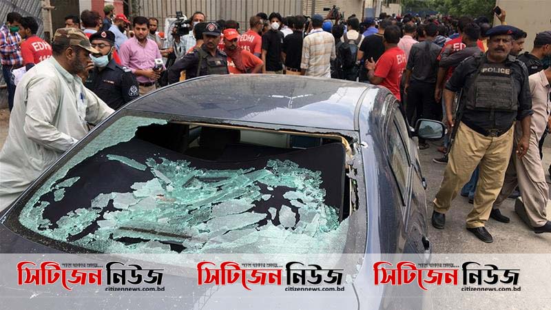 পাকিস্তানে গ্রেনেড হামলায় নিহত সাতজন; গুলিতে নিহত চার জঙ্গি