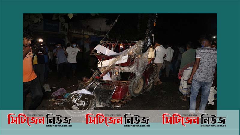 রাজশাহীতে বাসের ধাক্কায় তিনজন নিহত
