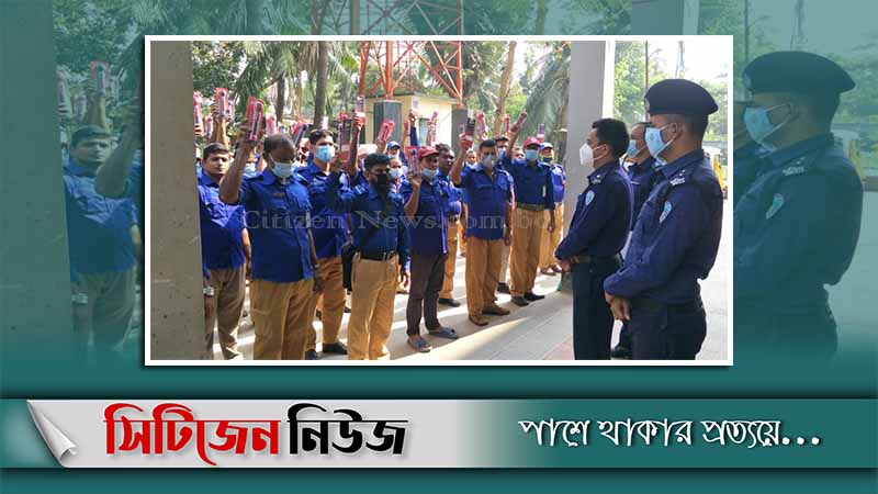 আনোয়ারার গ্রাম পুলিশদের টর্চলাইট ও বাঁশি বিতরণ