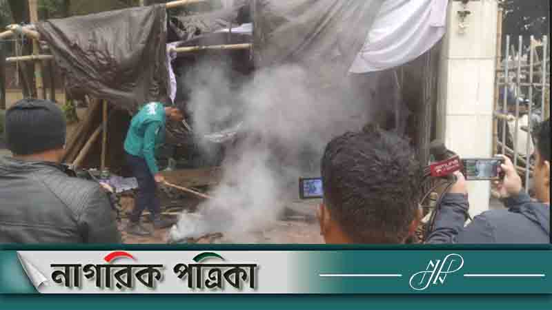 এবার বিপিএলের টিকিট বুথে আগুন