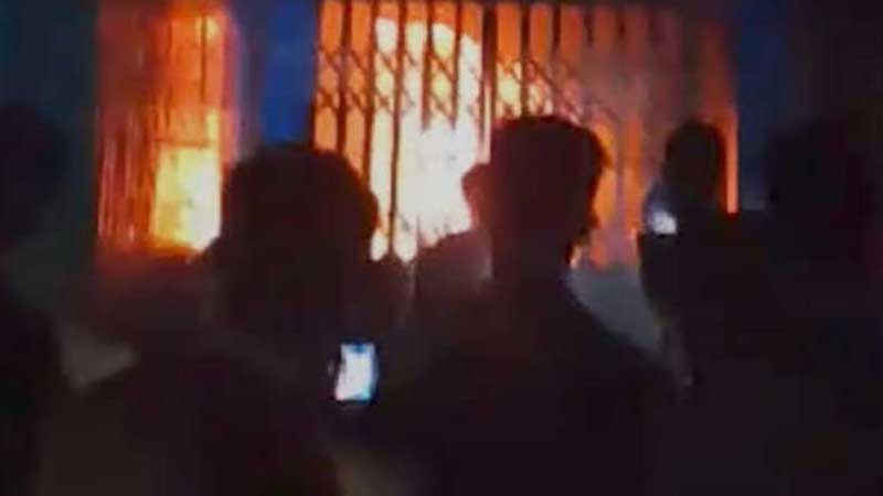 চট্টগ্রামে আগুনে পুড়ে নারীর মৃত্যু, দগ্ধ ৩