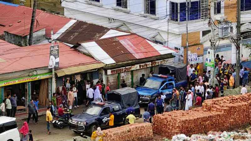ঋণের চাপ: স্ত্রী-সন্তানকে হত্যার পর নিজে আত্মহত্যা ধারণা পুলিশের
