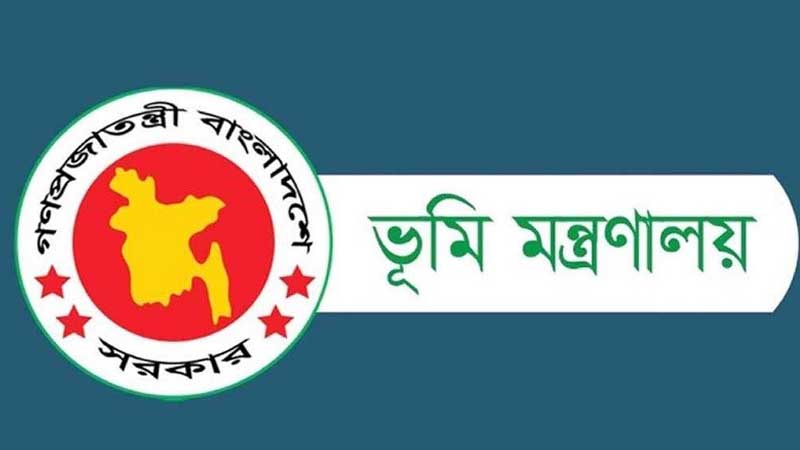 সচিবের বিরুদ্ধে ১০ লাখ মামলা