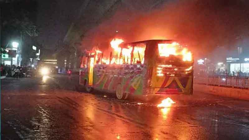 রাজধানীর বিভিন্ন স্থানে ককটেল বিস্ফোরণ, চার বাসে আগুন