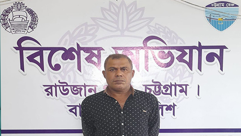 চট্টগ্রামে ৪০ মামলার আসামী মেজর ইকবার গ্রেপ্তার