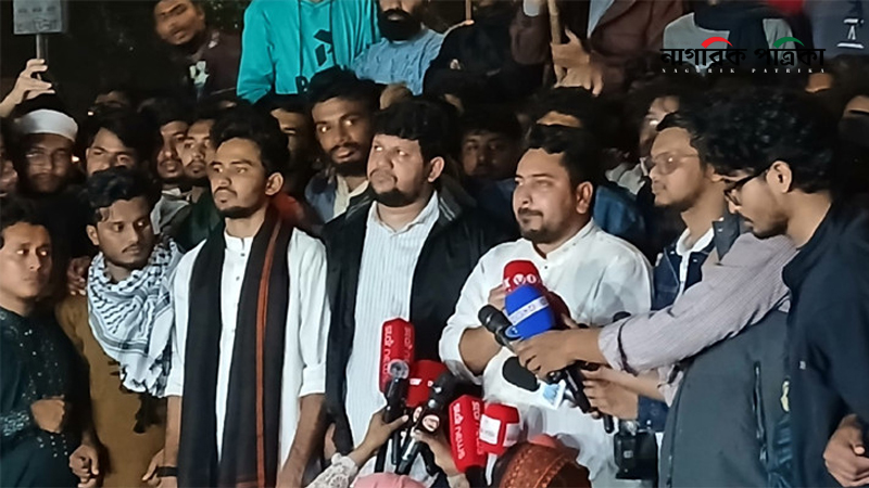 বাংলাদেশ কার্যত যুদ্ধ পরিস্থিতিতে: নাহিদ